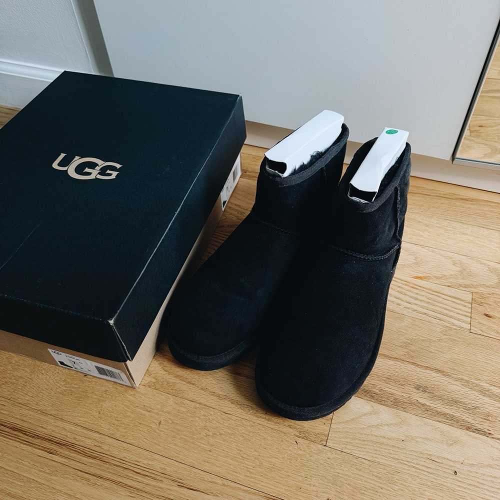 UGG Classic Mini Boot